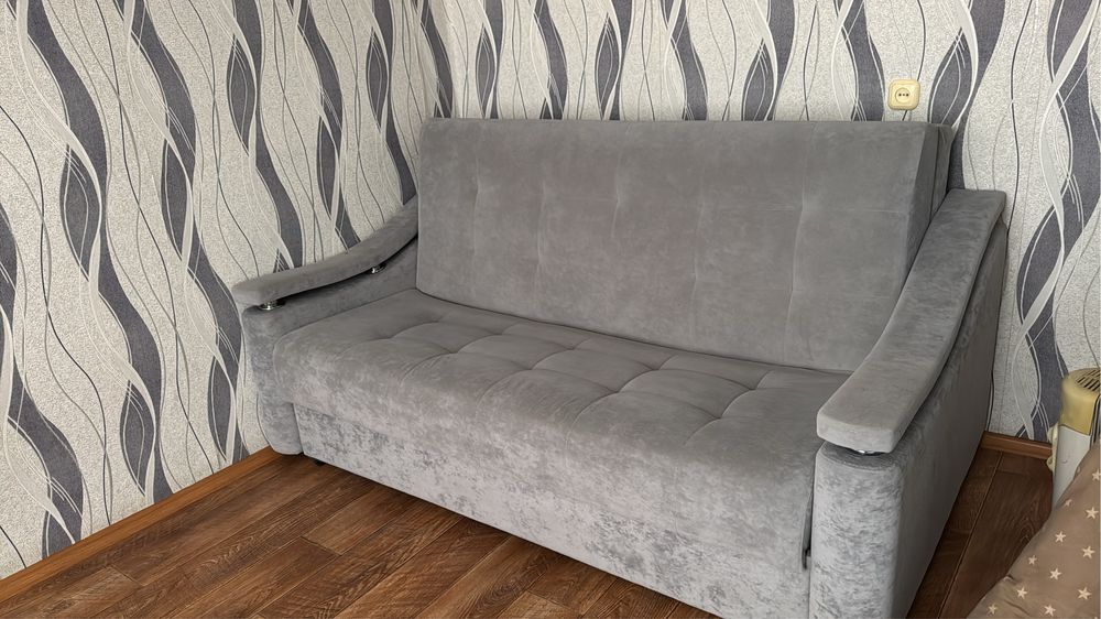 Продам диван-аккордеон серого цвета