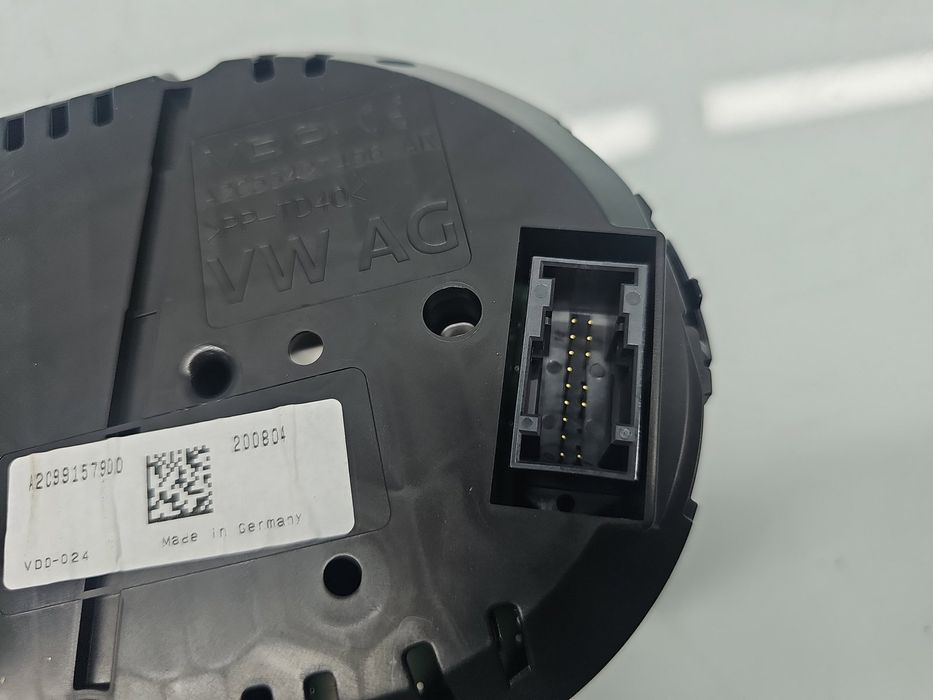 Ceas bord AUDI Q2 (GAB) [ Fabr 2016-prezent] 81A920940