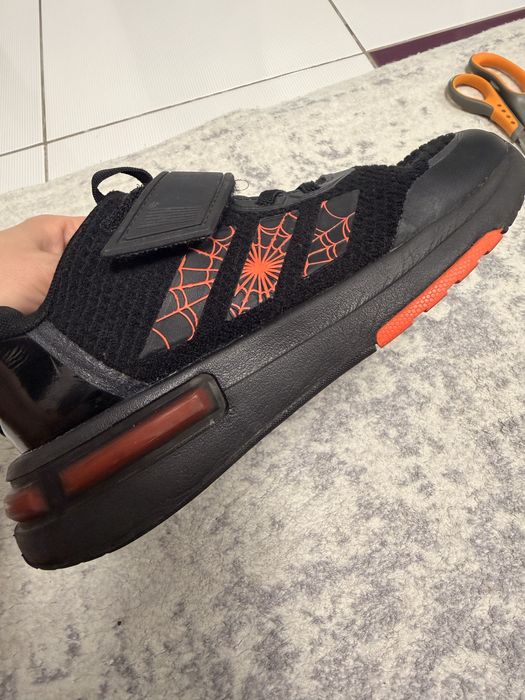 Adidas marvel nr 35