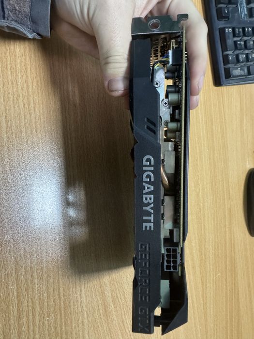 Продается видеокарта Gigabyte GeForce GTX 1660 Super OC 6GB