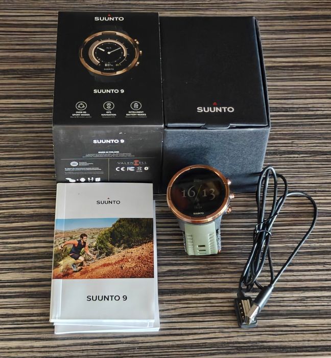 Спортен часовник Suunto 9