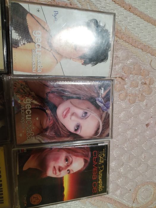 Стари касетки за касетофон