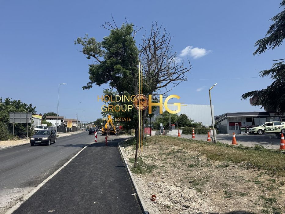 Двустаен пред акт 15  до главен път в началото на Пчелина до Буквите