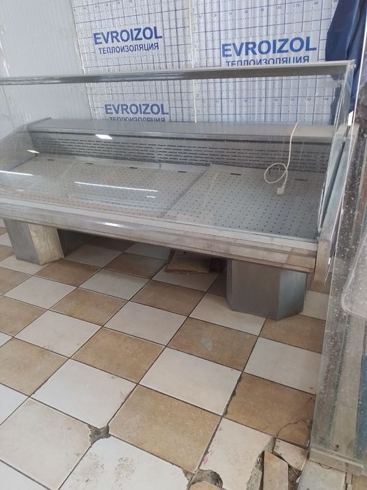 Xaladilnik vitrina sotiladi polni nerjaveyka