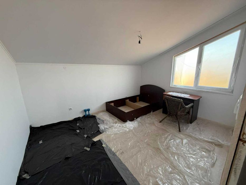 Двуетажна къща в близост до Варна