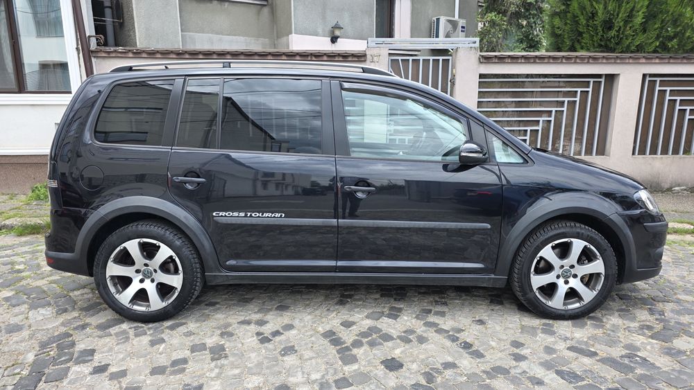 VOLKSWAGEN Touran 2010 — imagine 2