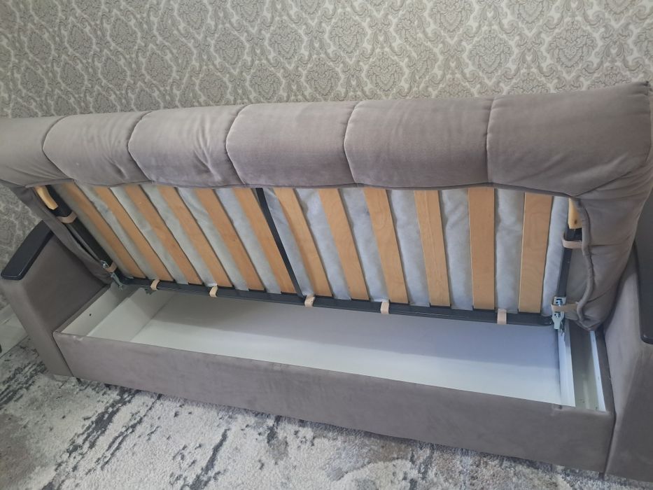 Продам диван в хорошем состоянии