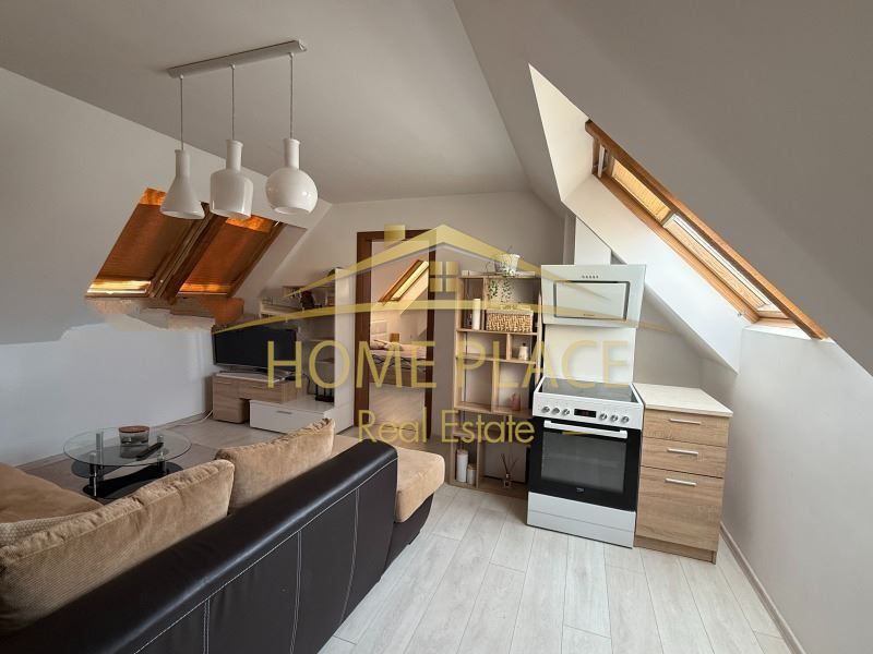 Дава се под наем Двустаен апартамент в Варна, Център - 86 кв.м за 598.23 € - Снимка #2