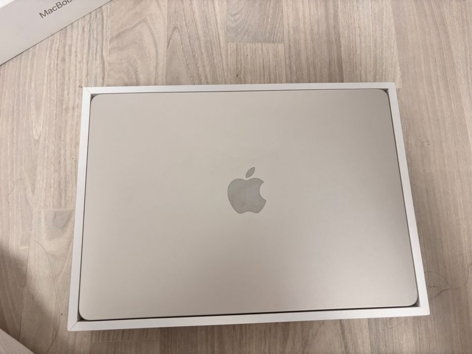 Продам мак бук (Apple mac book air M2)