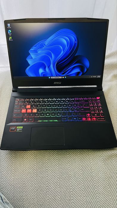 Laptop gaming MSI Katana A15 B8VF