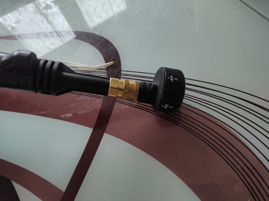 Vând  aparat de spălat cu presiune și fierăstrău electric.worx 20v