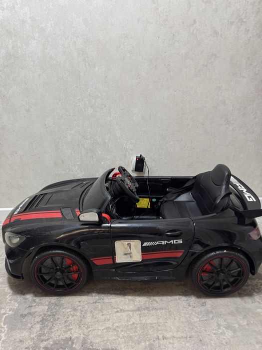 Игрушечная машина для детей