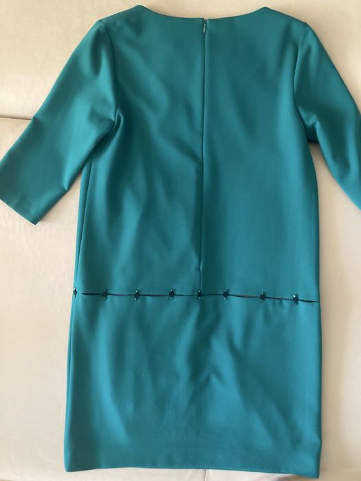 Продам платье прямого силуэта