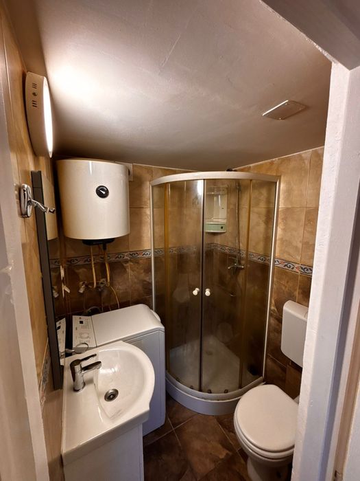 Dau in chirie in Centru zona pt Muzeului ( cheltuieli incluse )