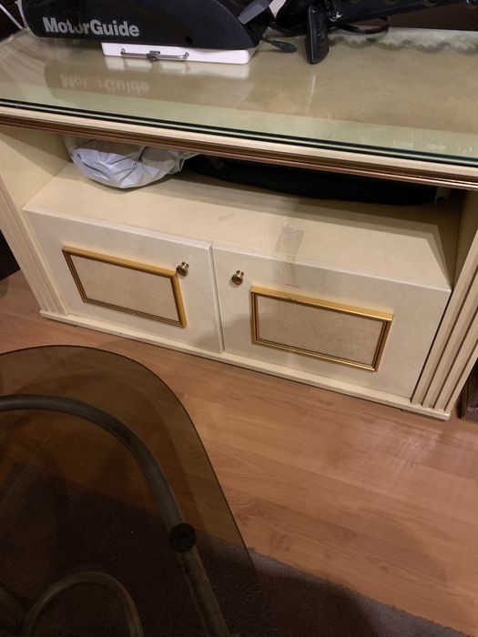 Масивна мебел в много добро състояние