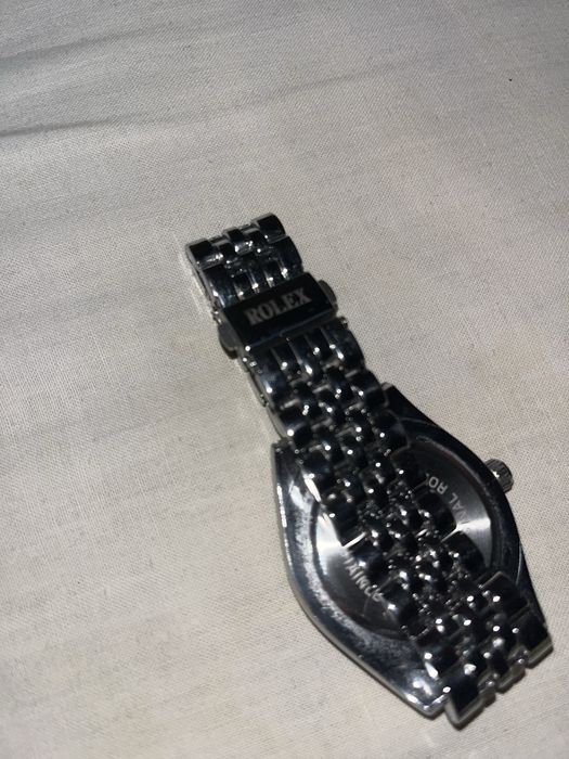 Часовник Rolex чисто нов