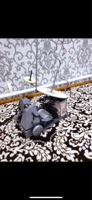 Продается машинка оверлок для ковров и прочие инструменты для ковров