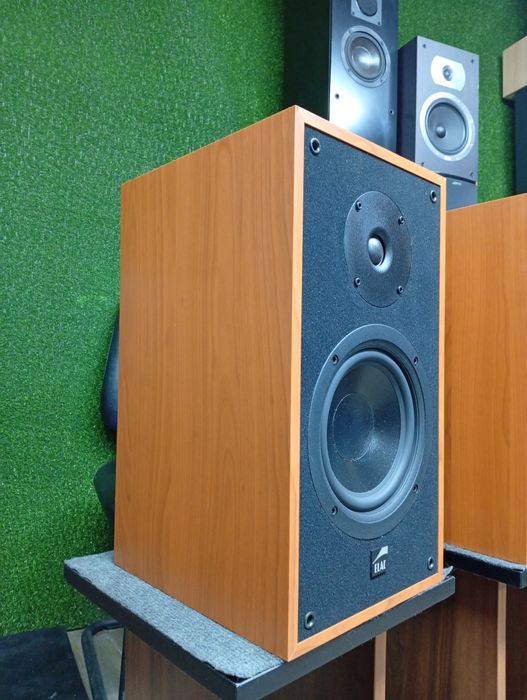 Тонколони ELAC ELT-7