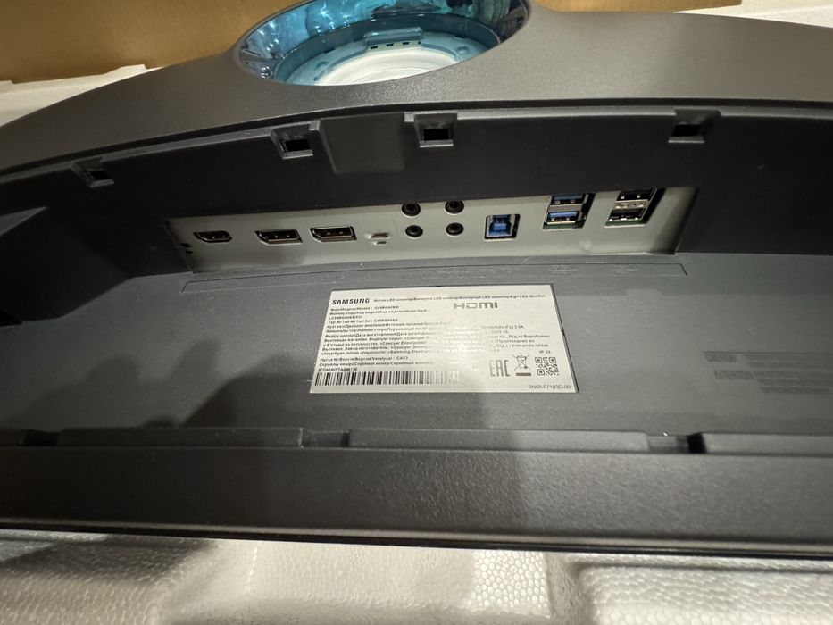 Монитор Samsung Odyssey CRG9