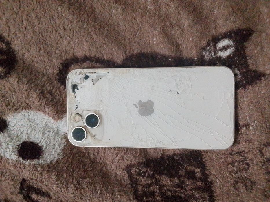Продам айфон 13 белый или обмен