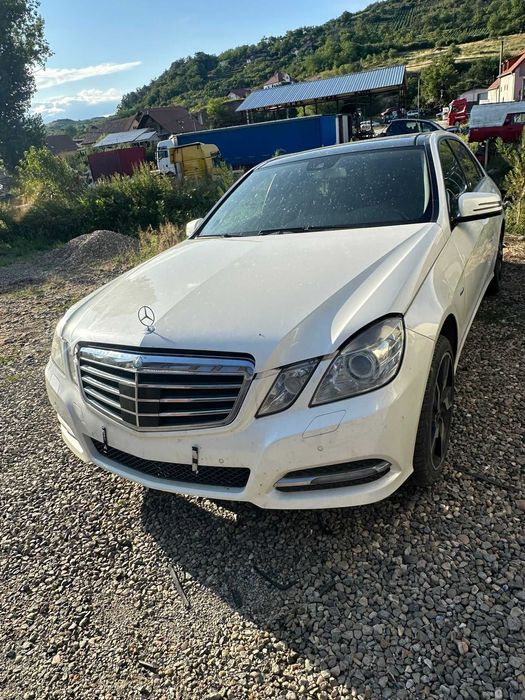 Vas lichid parbriz mercedes w212