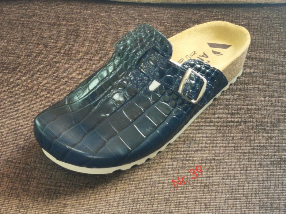 Vând saboți medicali piele Vesna