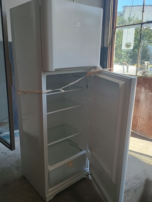 Frigider cu congelator indesit