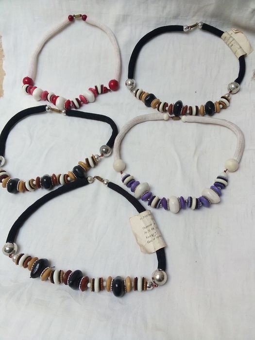 Броеница+Нови гердани за любимциНов дамски ръчен часовник++шишове, вте