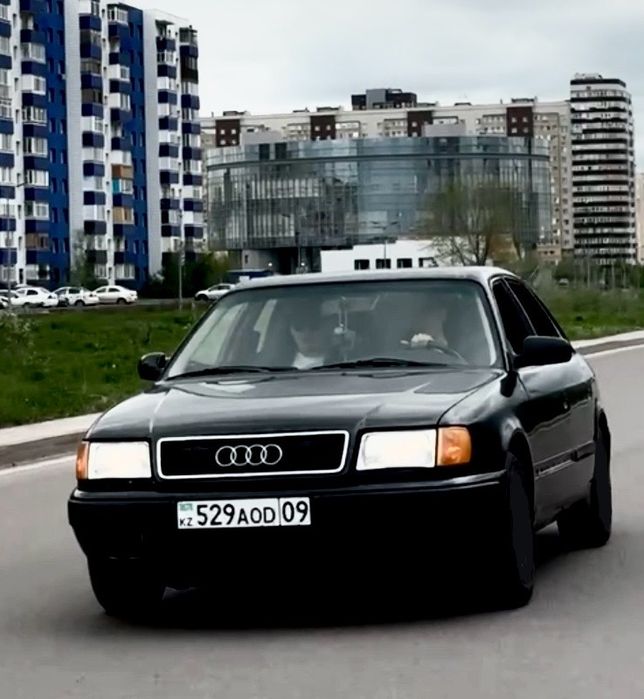 Продам ауди 100 с4