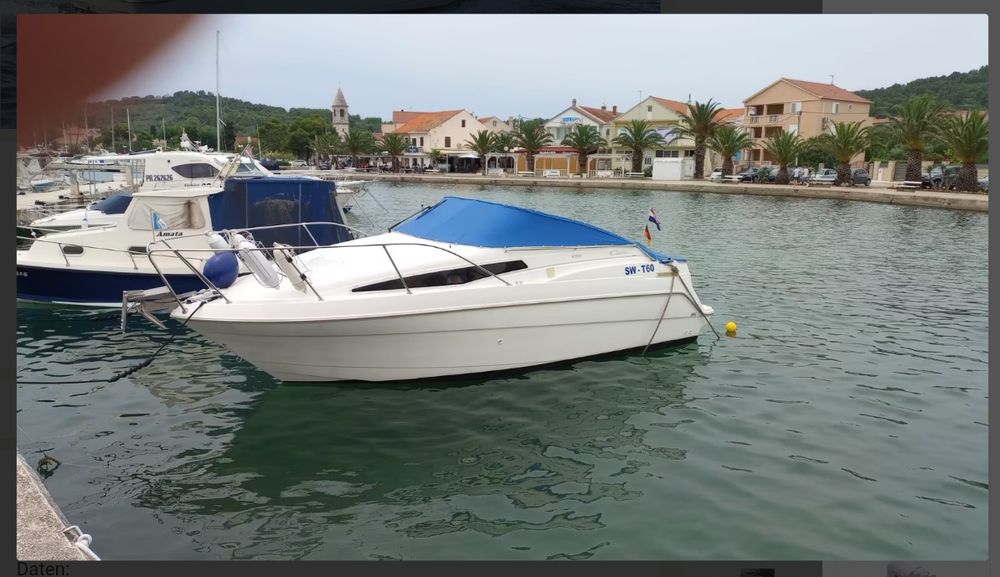 Моторна яхта Bayliner 2355