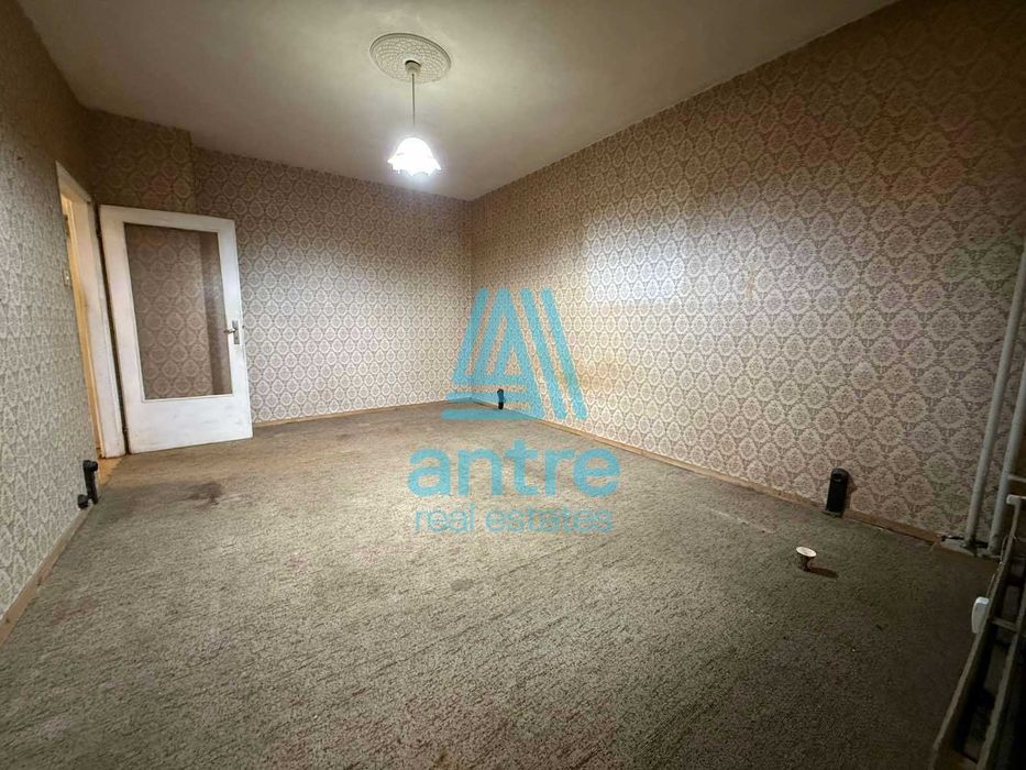 Двустаен апартамент в кв. Дружба 2