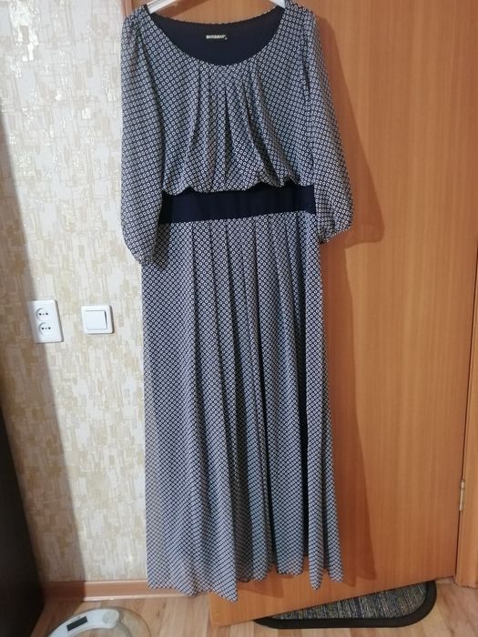 Продам платья размер 48