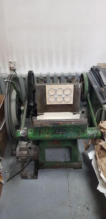 Тигельный пресс для высечки