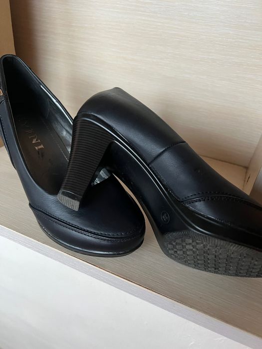 Продавам дамски обувки