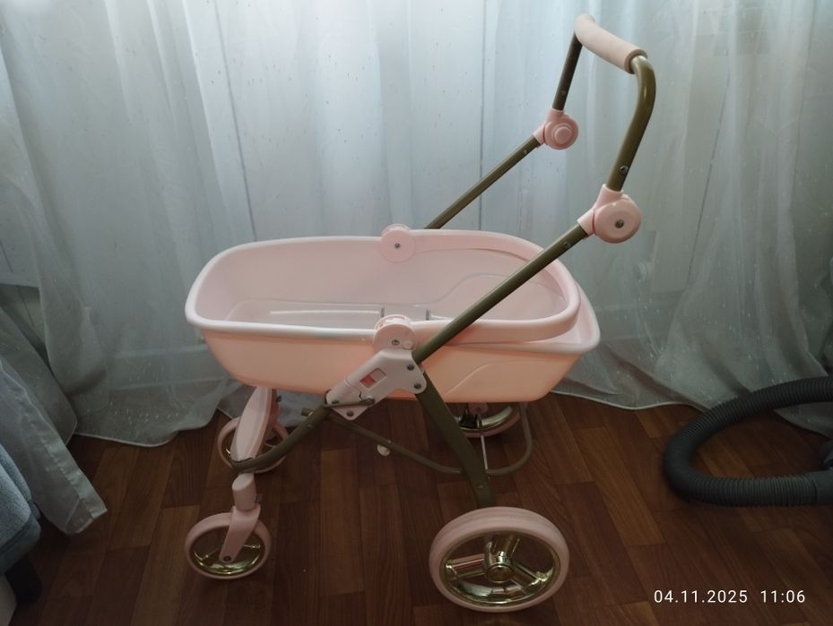 Коляска для кукол