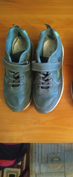Продаётся обувь на мальчика, в хорошем состоянии.