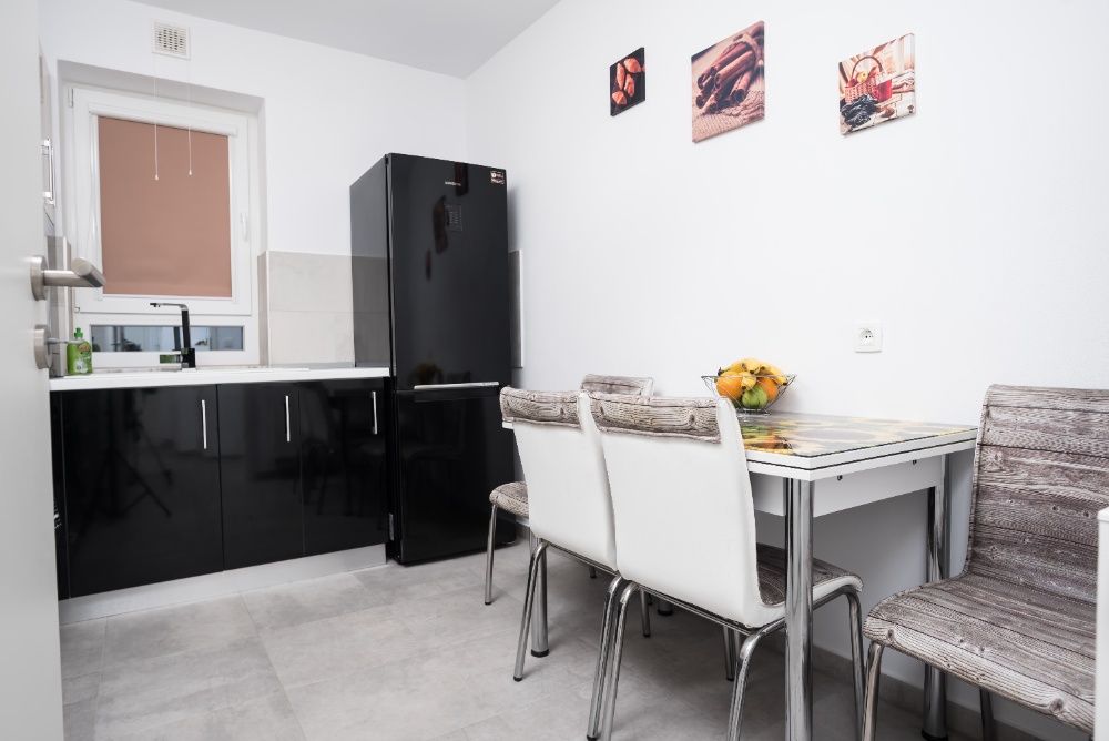 Cazare regim hotelier Brasov – 2 camere, Coresi Mall (ALENI 2)