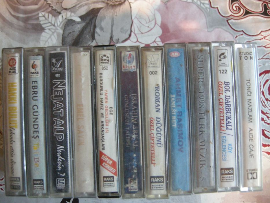 Продавам аудио касети с гръцка музика