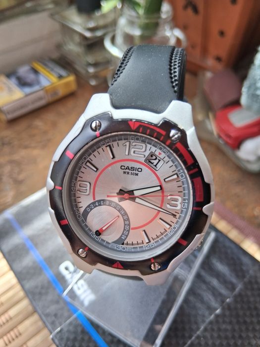 Vînd ceasuri Casio