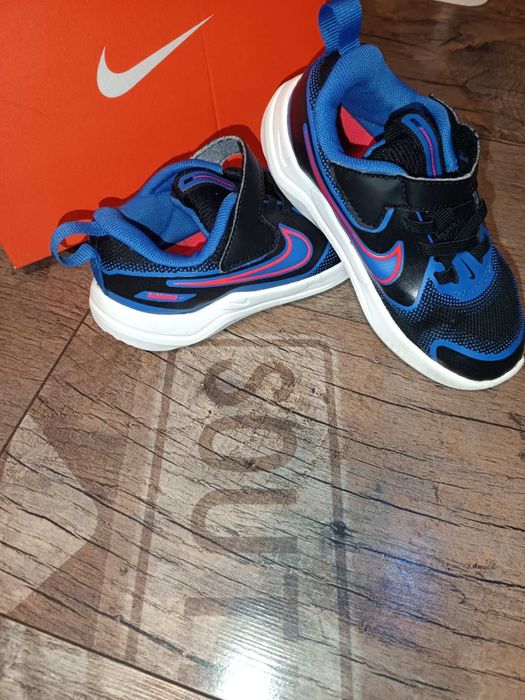 Маратонки Nike 27 номер