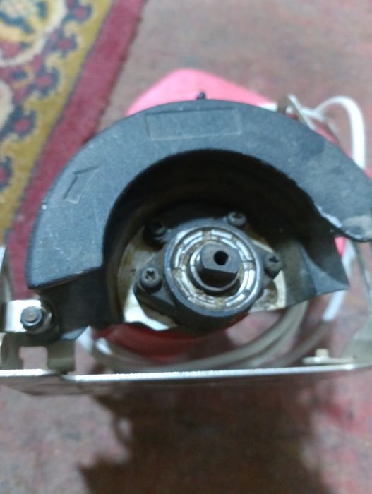 Продам пилу пчелку