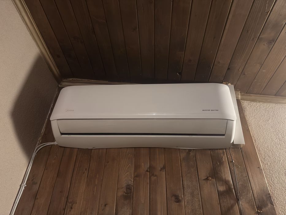 Midea 24000 btu Aurora Quattro Inverter