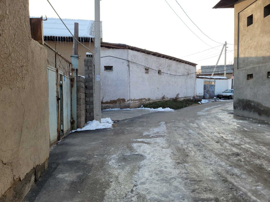 Продается дом с земельным участком в Яшнабадском районе!