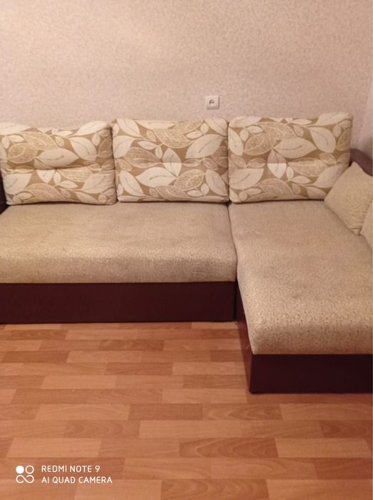 Угловой диван, бесплатно.