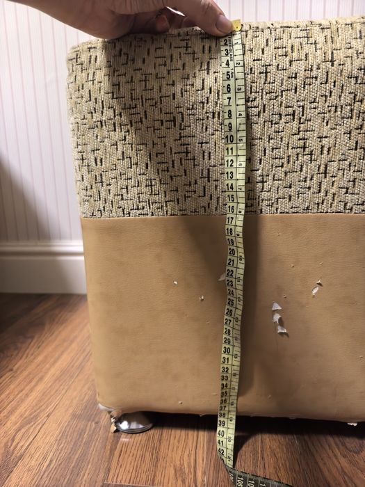 Отдам даром 2 пуфика