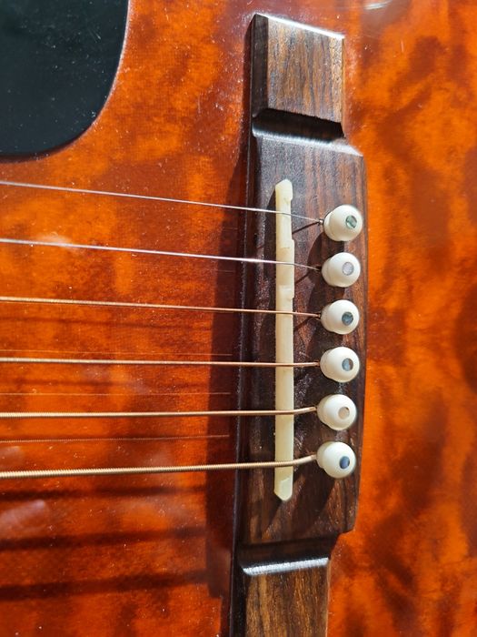 Акустична китара Washburn D10CEQSB Cutaway Dreadnought Quilt Top