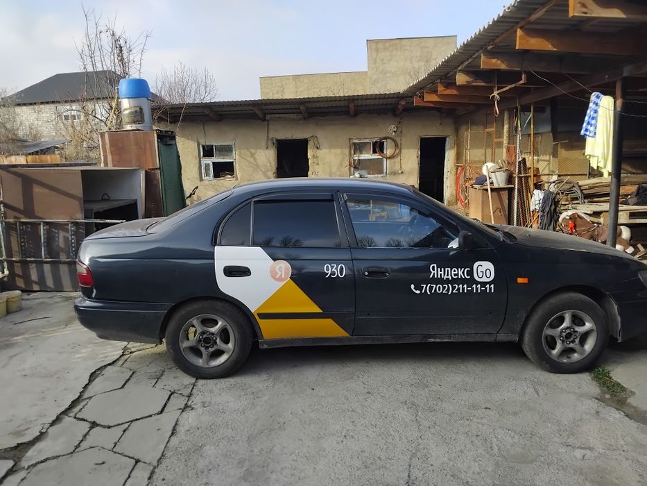 Тойота Карина е 1996