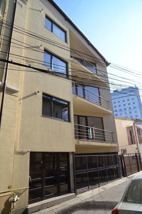 Imobil vila/casa P+3, Piata Victoriei - Buzesti, ideal pentru birouri