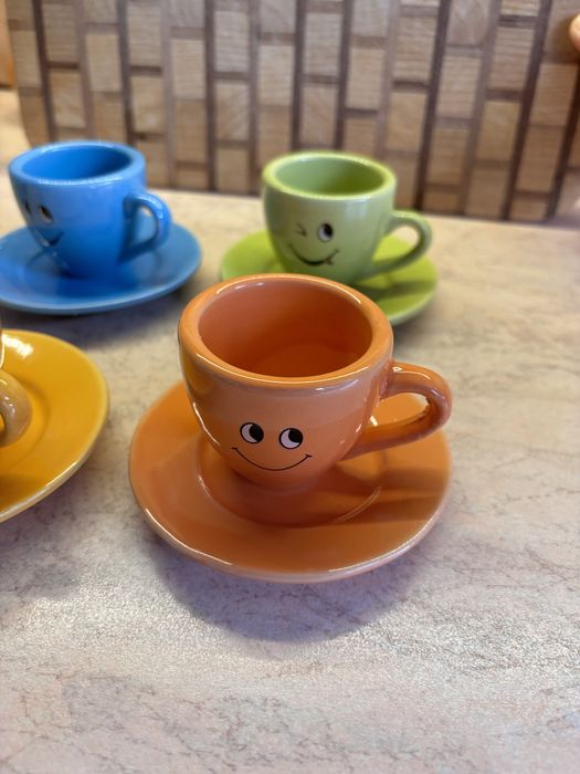 Детски порцеланов сервиз за чай със стойка