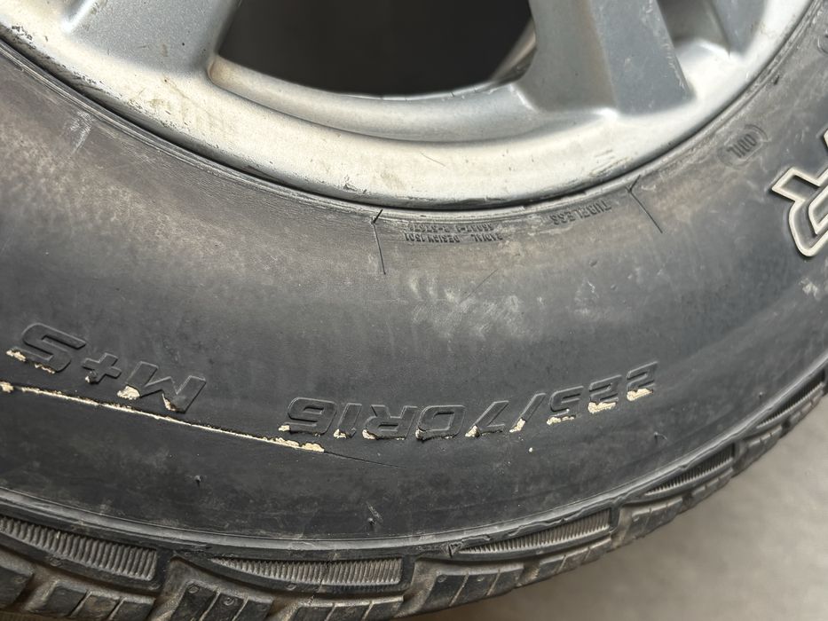 Летний баллон  225/70 R16 с диском